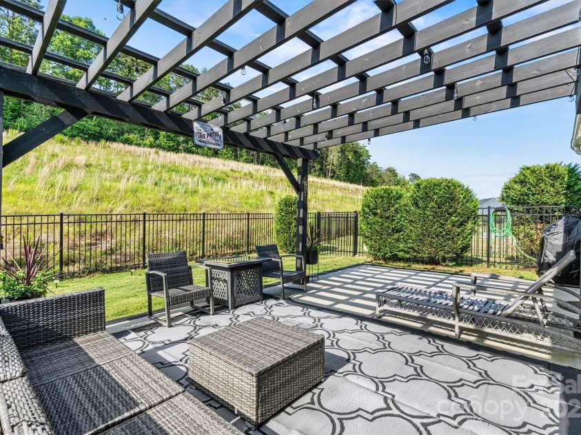 7809 Creek Park Drive, Denver, NC 28037.  MLS# CAR4266006, YatesRealty ID 23923. 