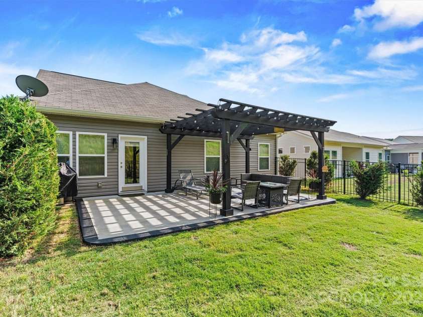 7809 Creek Park Drive, Denver, NC 28037.  MLS# CAR4266006, YatesRealty ID 23923. 