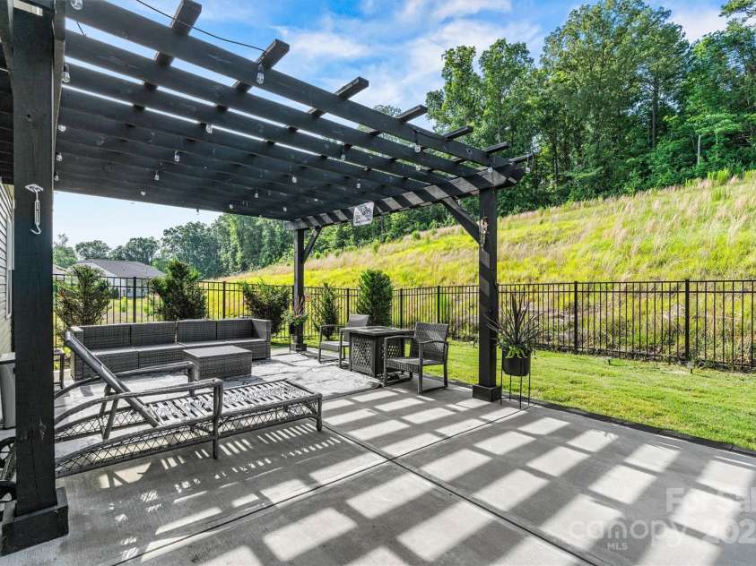 7809 Creek Park Drive, Denver, NC 28037.  MLS# CAR4266006, YatesRealty ID 23923. 