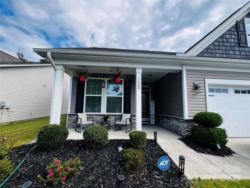 7809 Creek Park Drive, Denver, NC 28037.  MLS# CAR4266006, YatesRealty ID 23923. 