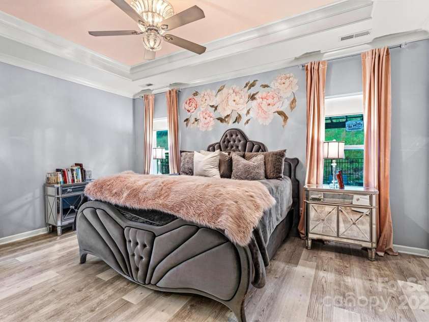 7809 Creek Park Drive, Denver, NC 28037.  MLS# CAR4266006, YatesRealty ID 23923. Primary Suite on main floor 17'1