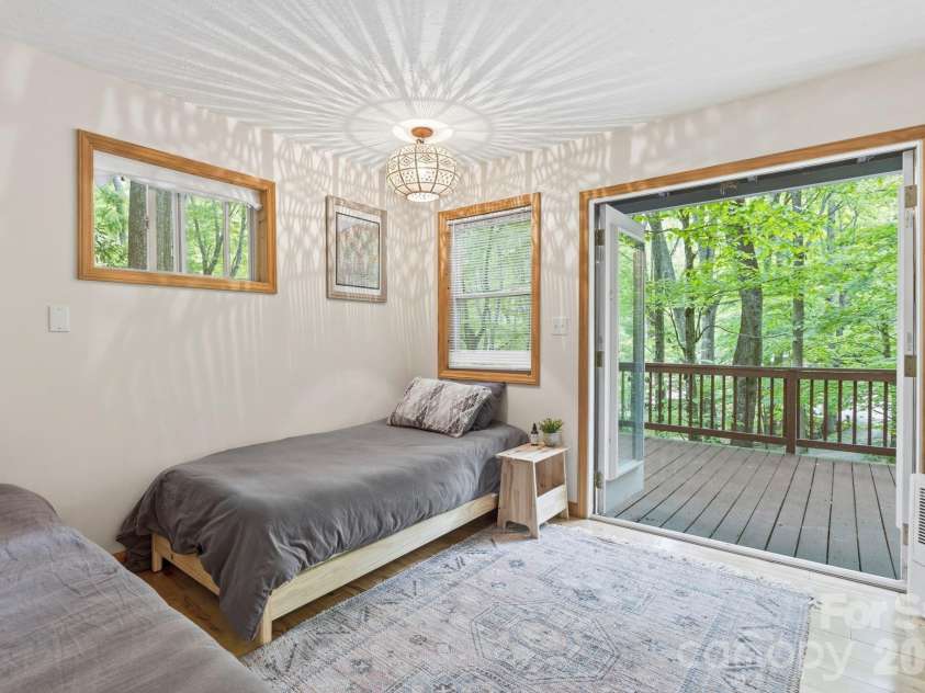 500 Winter Star Road, Burnsville, NC 28714.  MLS# CAR4382216, YatesRealty ID 23924. Private deck