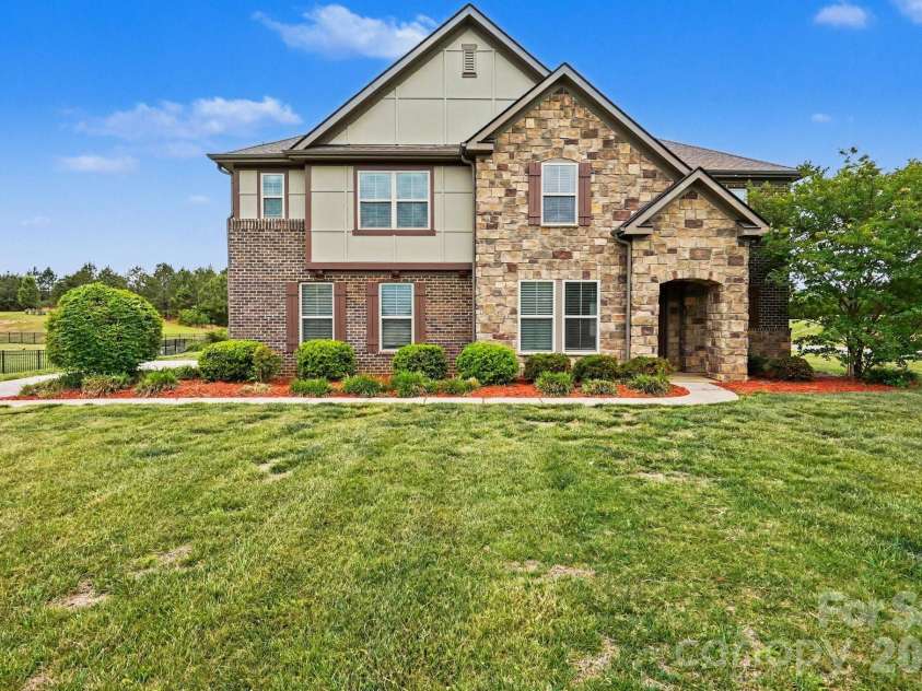 502 Alucio Court, Matthews, NC 28104.  MLS# CAR4378661, YatesRealty ID 23925. 
