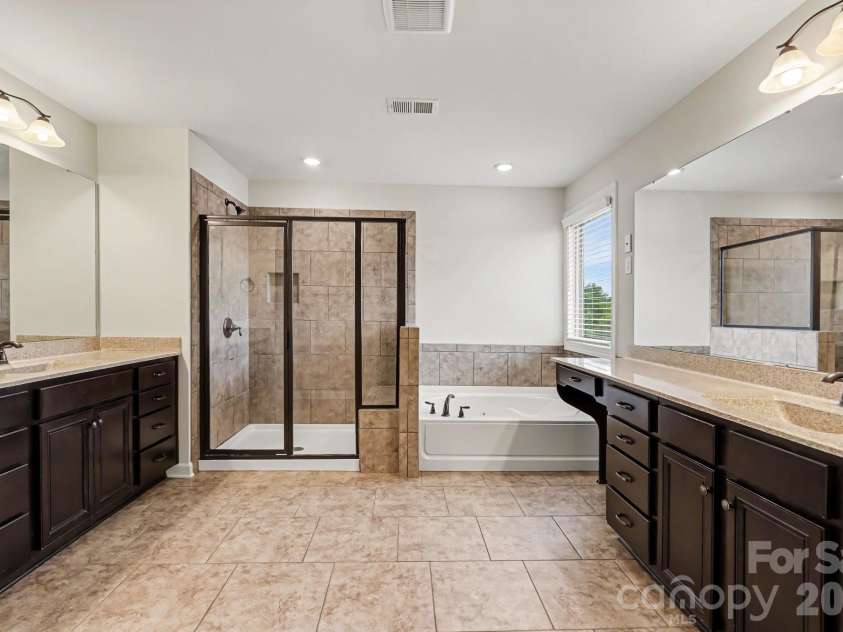 502 Alucio Court, Matthews, NC 28104.  MLS# CAR4378661, YatesRealty ID 23925. 