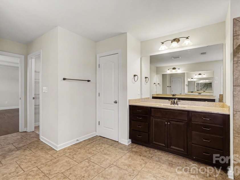 502 Alucio Court, Matthews, NC 28104.  MLS# CAR4378661, YatesRealty ID 23925. 