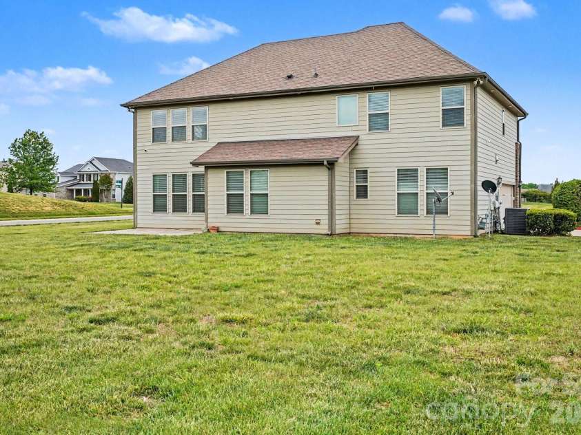 502 Alucio Court, Matthews, NC 28104.  MLS# CAR4378661, YatesRealty ID 23925. 