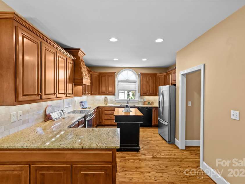 1019 Westlake Drive, Kannapolis, NC 28081.  MLS# CAR4275178, YatesRealty ID 23926. 