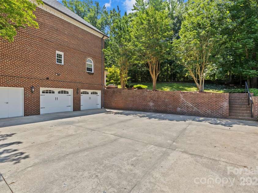 1019 Westlake Drive, Kannapolis, NC 28081.  MLS# CAR4275178, YatesRealty ID 23926. 