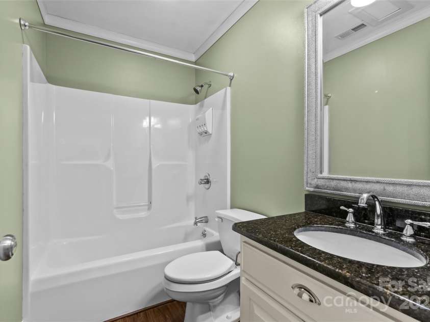 1019 Westlake Drive, Kannapolis, NC 28081.  MLS# CAR4275178, YatesRealty ID 23926. Basement full bath