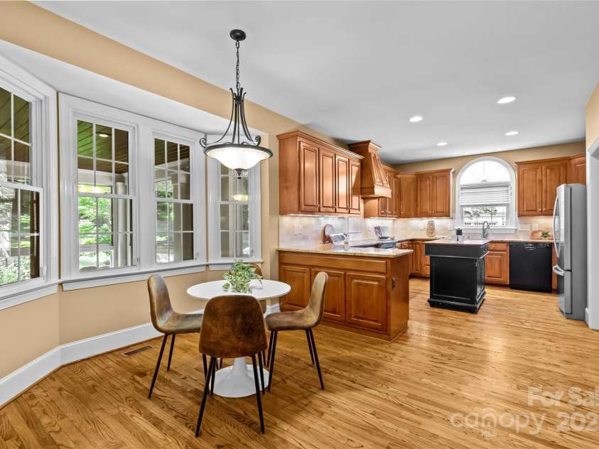 1019 Westlake Drive, Kannapolis, NC 28081.  MLS# CAR4275178, YatesRealty ID 23926. Breakfast/kitchen