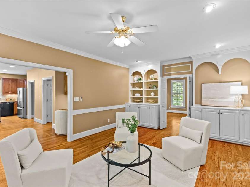 1019 Westlake Drive, Kannapolis, NC 28081.  MLS# CAR4275178, YatesRealty ID 23926. Family room