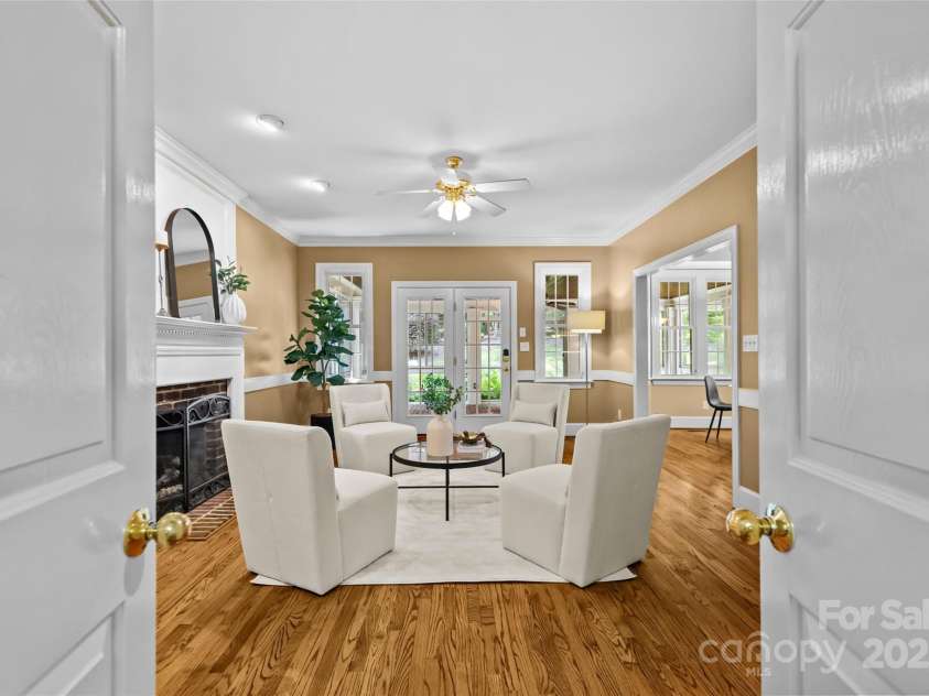 1019 Westlake Drive, Kannapolis, NC 28081.  MLS# CAR4275178, YatesRealty ID 23926. Family room