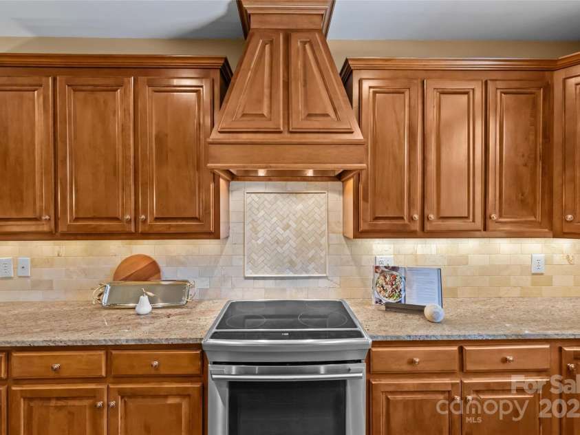 1019 Westlake Drive, Kannapolis, NC 28081.  MLS# CAR4275178, YatesRealty ID 23926. Induction stove