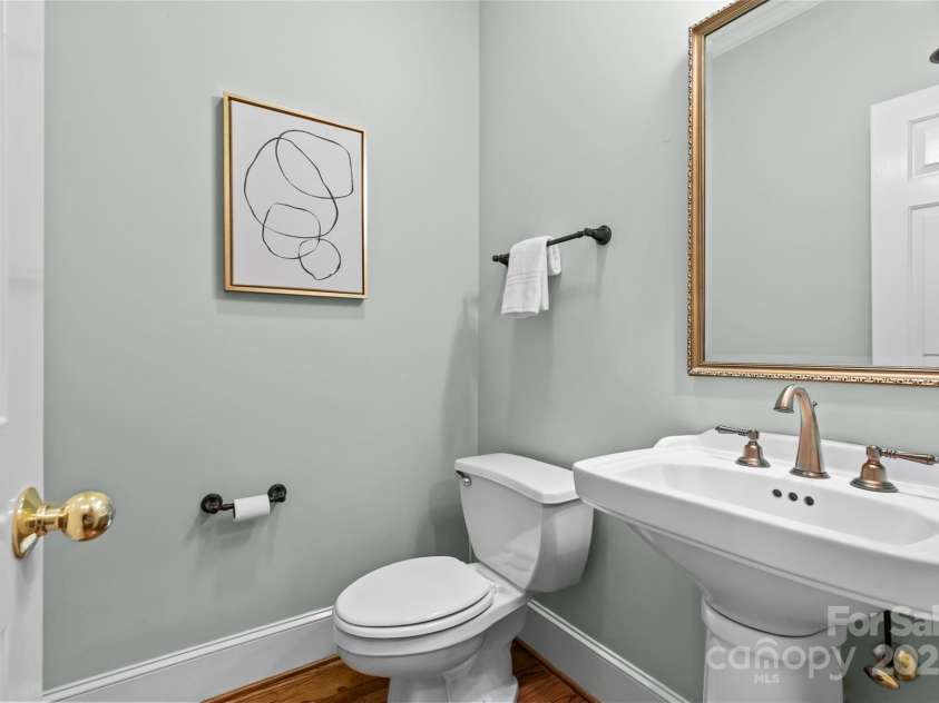 1019 Westlake Drive, Kannapolis, NC 28081.  MLS# CAR4275178, YatesRealty ID 23926. Powder room
