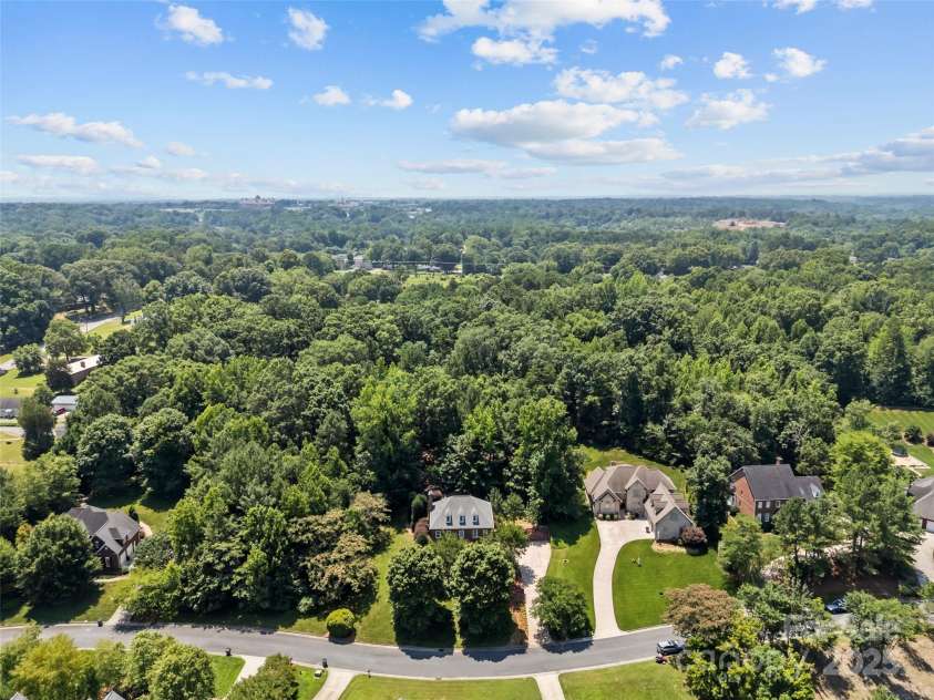 1019 Westlake Drive, Kannapolis, NC 28081.  MLS# CAR4275178, YatesRealty ID 23926. Westlake community in Kannapolis