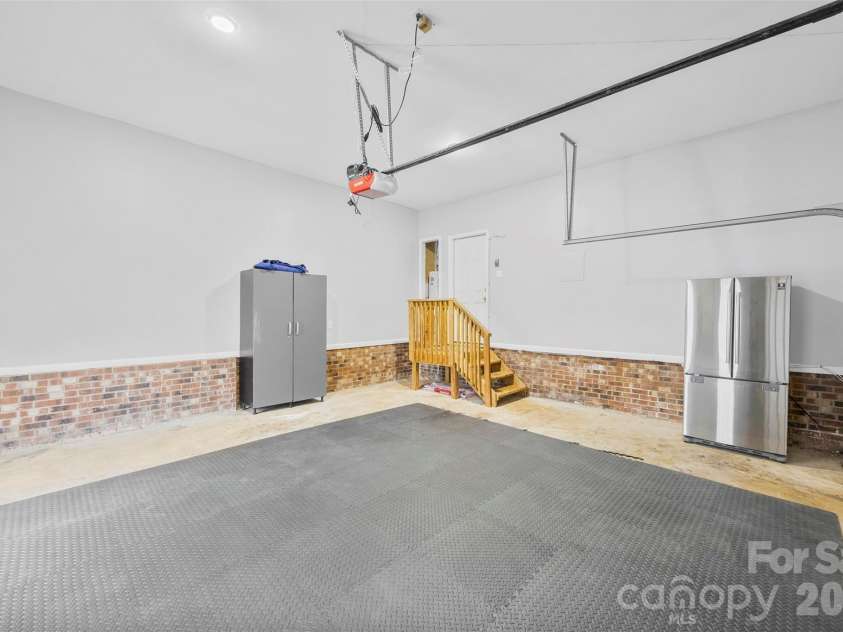 10449 Quiet Bay Court, Charlotte, NC 28278.  MLS# CAR4382877, YatesRealty ID 23926. 