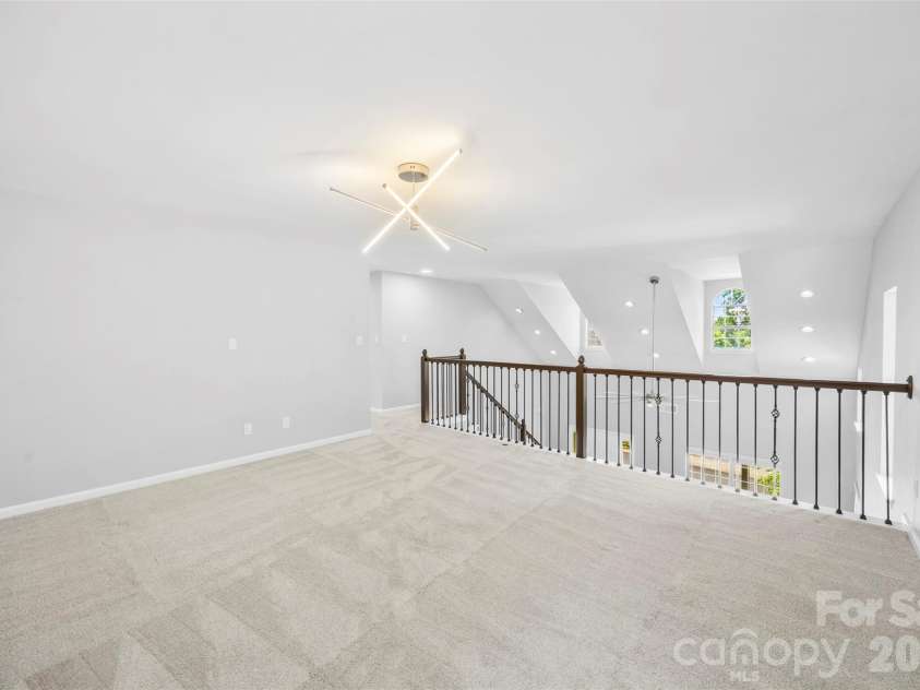 10449 Quiet Bay Court, Charlotte, NC 28278.  MLS# CAR4382877, YatesRealty ID 23926. Loft