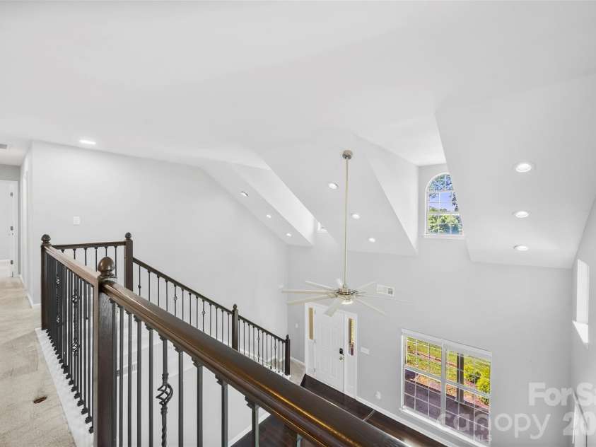 10449 Quiet Bay Court, Charlotte, NC 28278.  MLS# CAR4382877, YatesRealty ID 23926. Loft