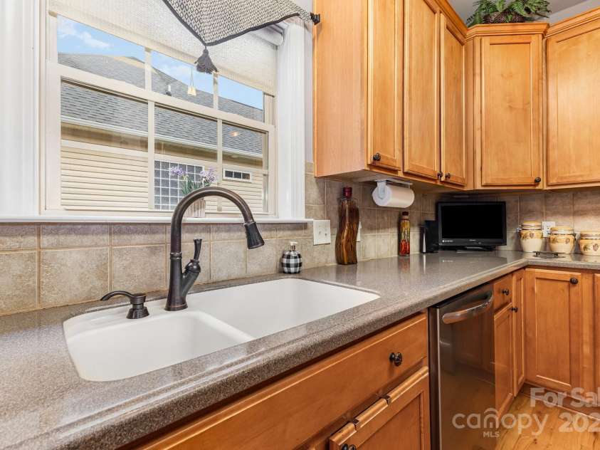 1589 Essex Hall Drive, Rock Hill, SC 29730.  MLS# CAR4289626, YatesRealty ID 23927. 