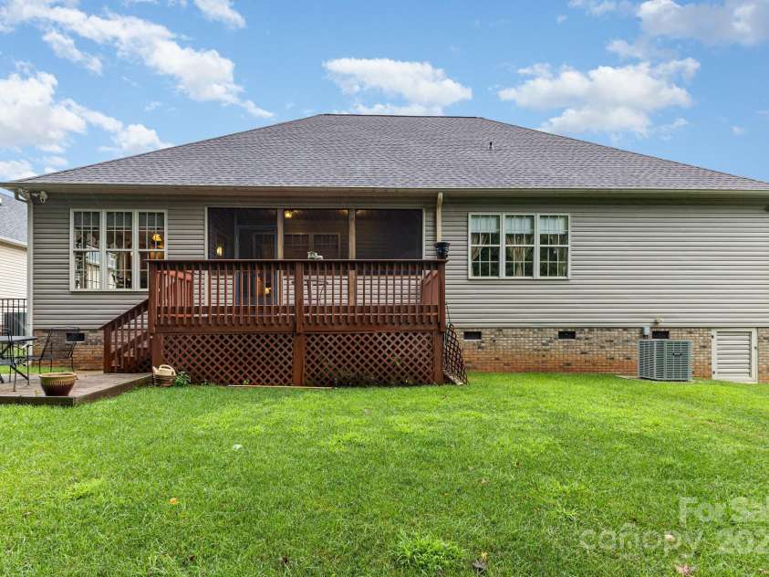 1589 Essex Hall Drive, Rock Hill, SC 29730.  MLS# CAR4289626, YatesRealty ID 23927. 