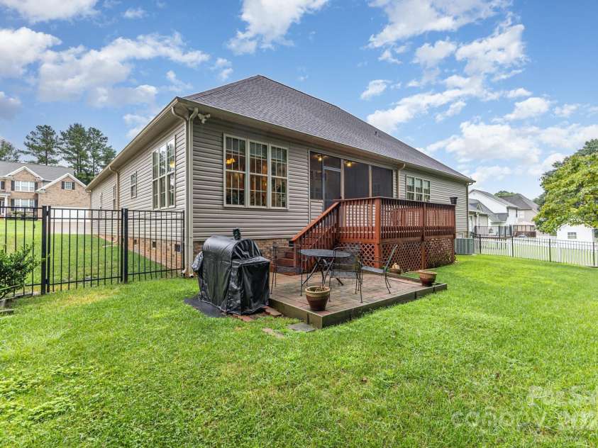 1589 Essex Hall Drive, Rock Hill, SC 29730.  MLS# CAR4289626, YatesRealty ID 23927. 