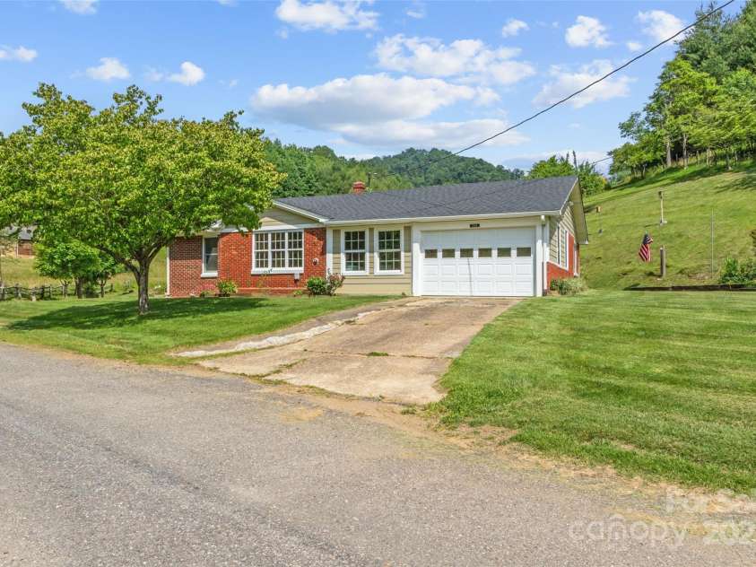 244 Carl Fox Road, Burnsville, NC 28714.  MLS# CAR4271259, YatesRealty ID 23928. 