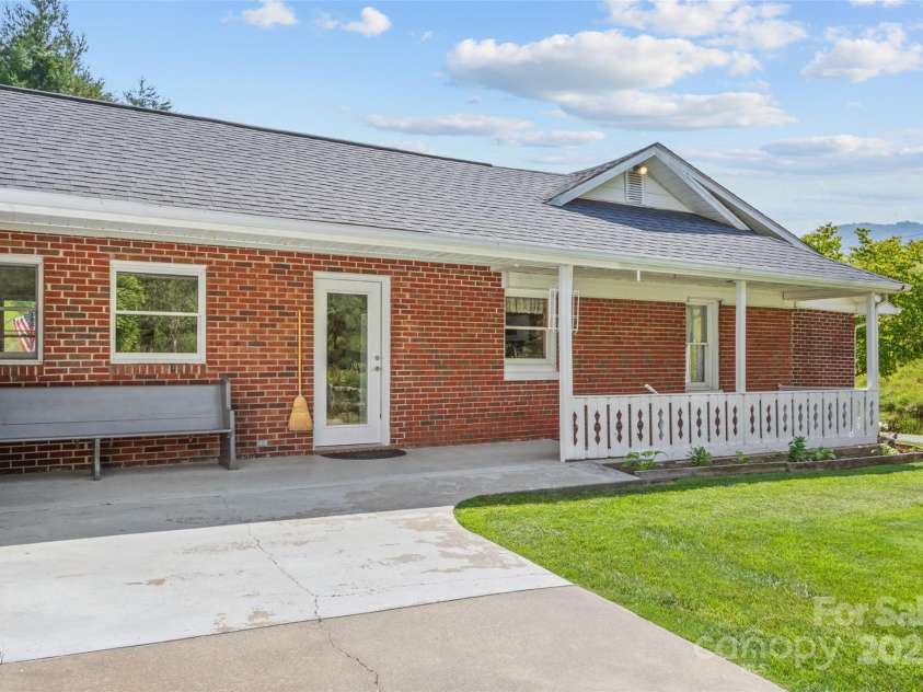 244 Carl Fox Road, Burnsville, NC 28714.  MLS# CAR4271259, YatesRealty ID 23928. 