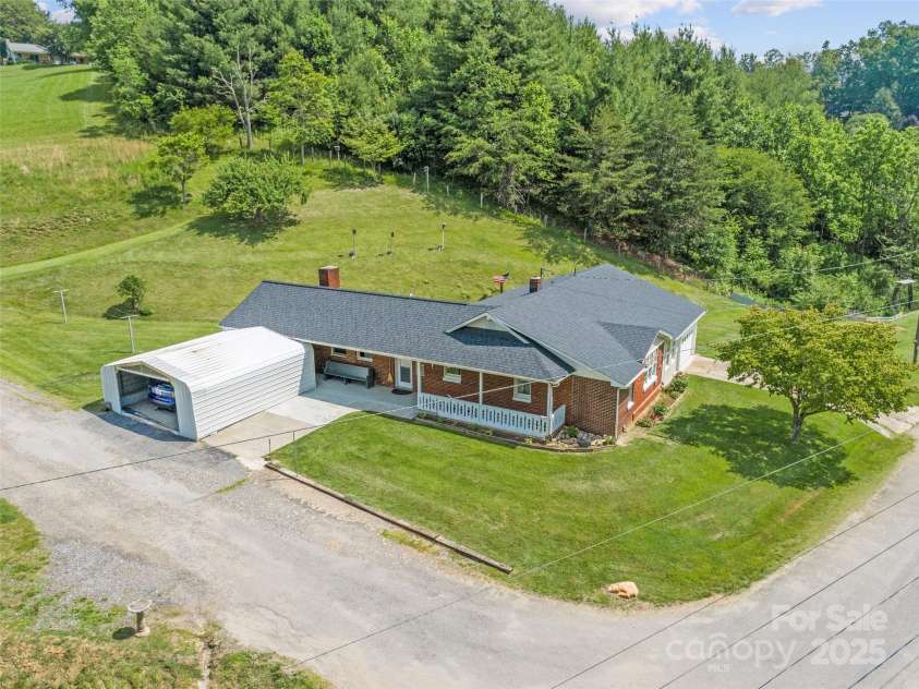 244 Carl Fox Road, Burnsville, NC 28714.  MLS# CAR4271259, YatesRealty ID 23928. 