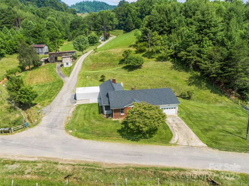 244 Carl Fox Road, Burnsville, NC 28714.  MLS# CAR4271259, YatesRealty ID 23928. 