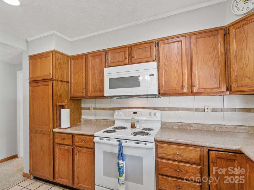 244 Carl Fox Road, Burnsville, NC 28714.  MLS# CAR4271259, YatesRealty ID 23928. 