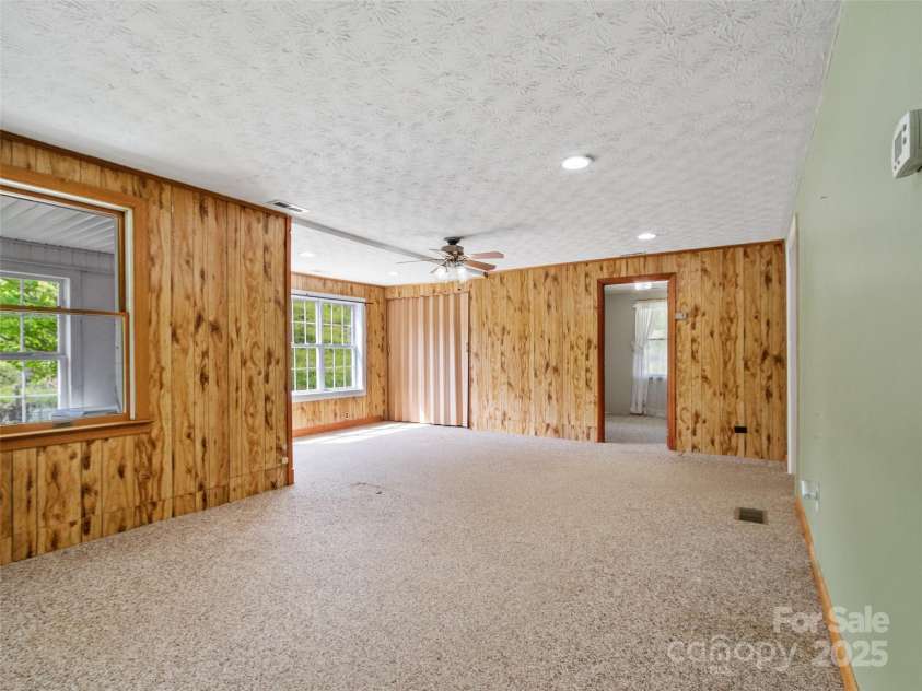 244 Carl Fox Road, Burnsville, NC 28714.  MLS# CAR4271259, YatesRealty ID 23928. 