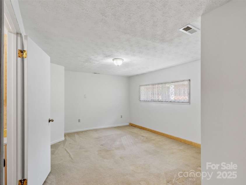 244 Carl Fox Road, Burnsville, NC 28714.  MLS# CAR4271259, YatesRealty ID 23928. 