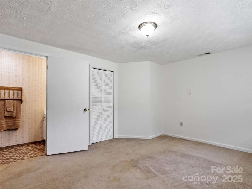 244 Carl Fox Road, Burnsville, NC 28714.  MLS# CAR4271259, YatesRealty ID 23928. 