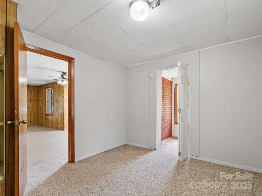 244 Carl Fox Road, Burnsville, NC 28714.  MLS# CAR4271259, YatesRealty ID 23928. 