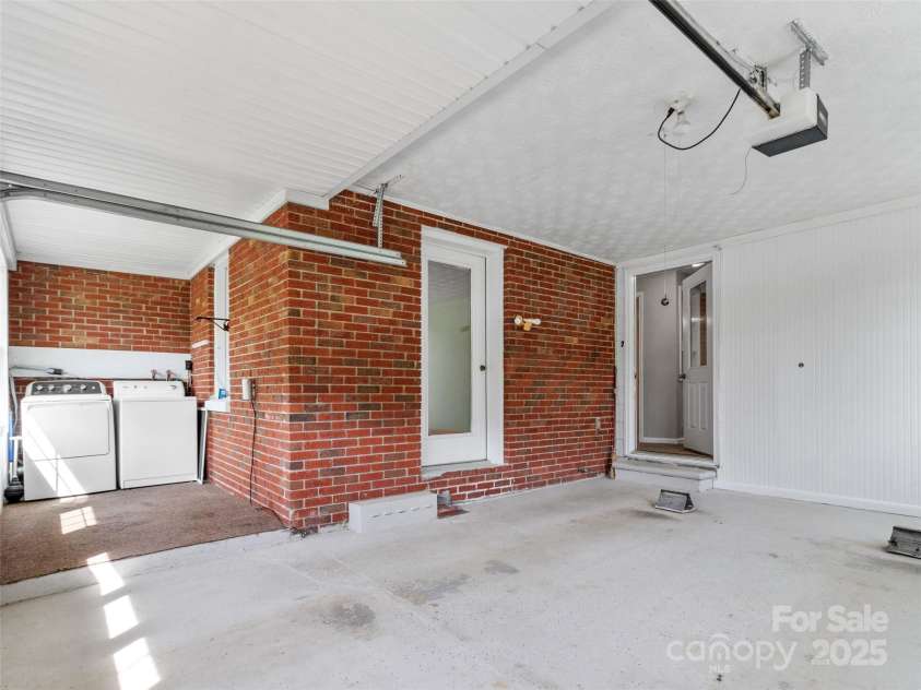 244 Carl Fox Road, Burnsville, NC 28714.  MLS# CAR4271259, YatesRealty ID 23928. 