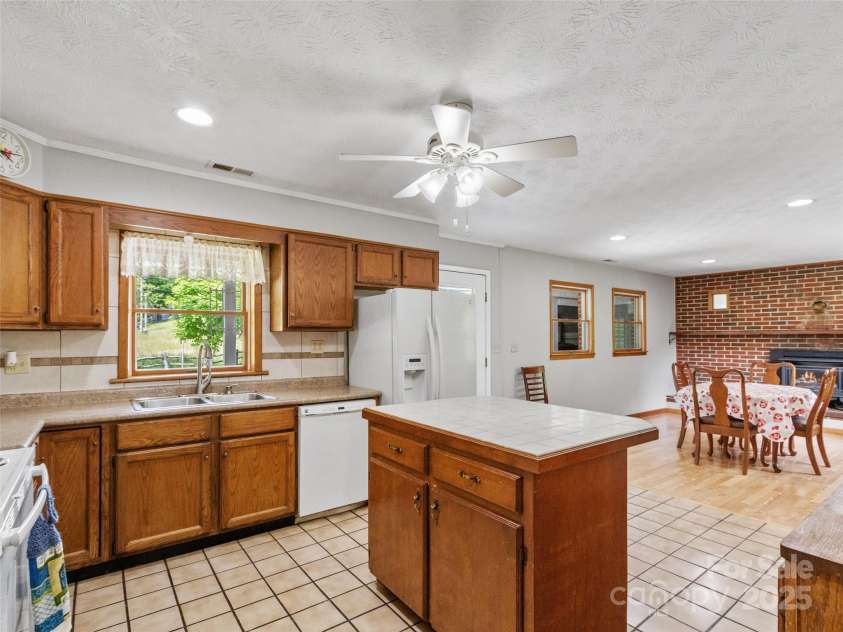 244 Carl Fox Road, Burnsville, NC 28714.  MLS# CAR4271259, YatesRealty ID 23928. Kitchen