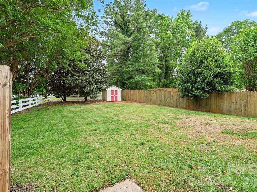 12548 Panthersville Drive, Charlotte, NC 28269.  MLS# CAR4365754, YatesRealty ID 23929. 