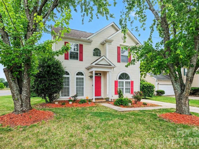 12548 Panthersville Drive, Charlotte, NC 28269.  MLS# CAR4365754, YatesRealty ID 23929. 