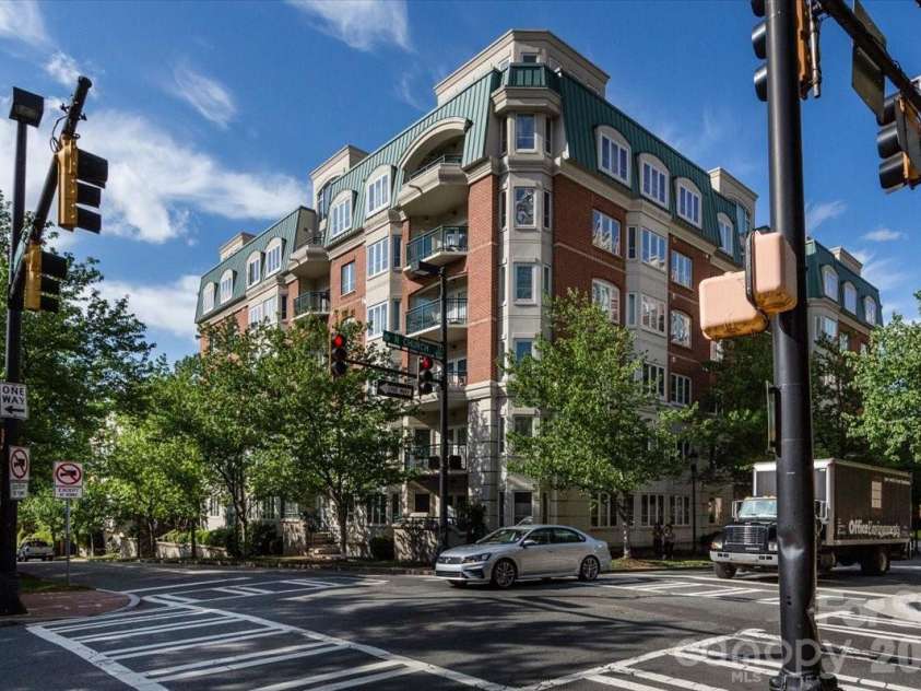 415 Church Street, Charlotte, NC 28202.  MLS# CAR4349165, YatesRealty ID 2393. 