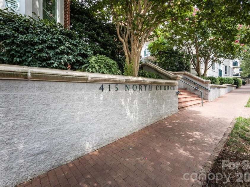 415 Church Street, Charlotte, NC 28202.  MLS# CAR4349165, YatesRealty ID 2393. 