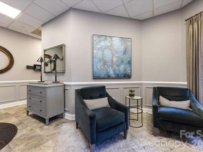 415 Church Street, Charlotte, NC 28202.  MLS# CAR4349165, YatesRealty ID 2393. 
