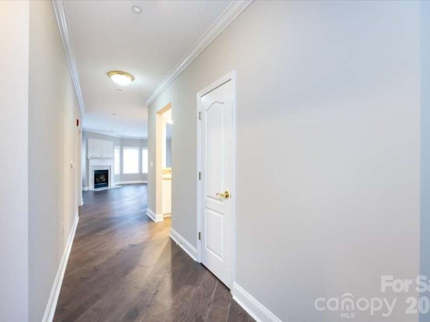 415 Church Street, Charlotte, NC 28202.  MLS# CAR4349165, YatesRealty ID 2393. 