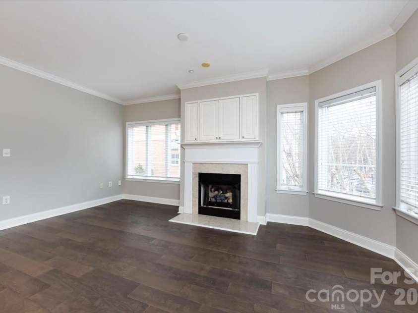 415 Church Street, Charlotte, NC 28202.  MLS# CAR4349165, YatesRealty ID 2393. 
