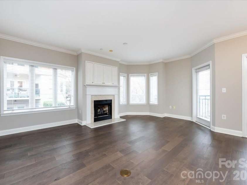 415 Church Street, Charlotte, NC 28202.  MLS# CAR4349165, YatesRealty ID 2393. 