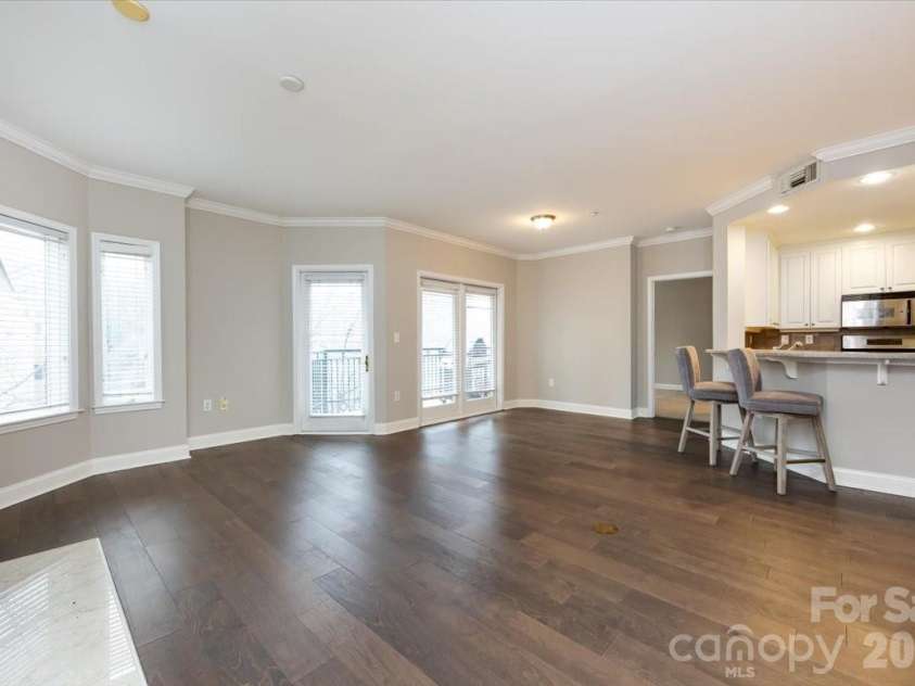 415 Church Street, Charlotte, NC 28202.  MLS# CAR4349165, YatesRealty ID 2393. 