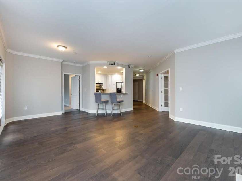 415 Church Street, Charlotte, NC 28202.  MLS# CAR4349165, YatesRealty ID 2393. 