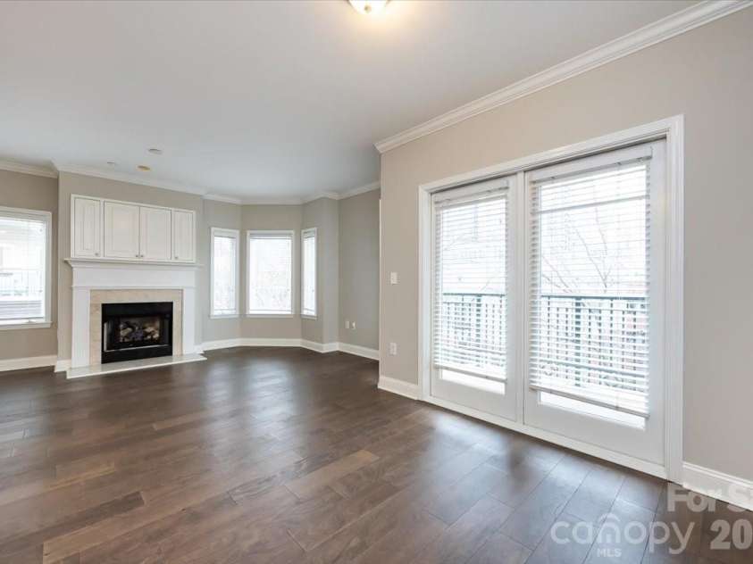415 Church Street, Charlotte, NC 28202.  MLS# CAR4349165, YatesRealty ID 2393. 