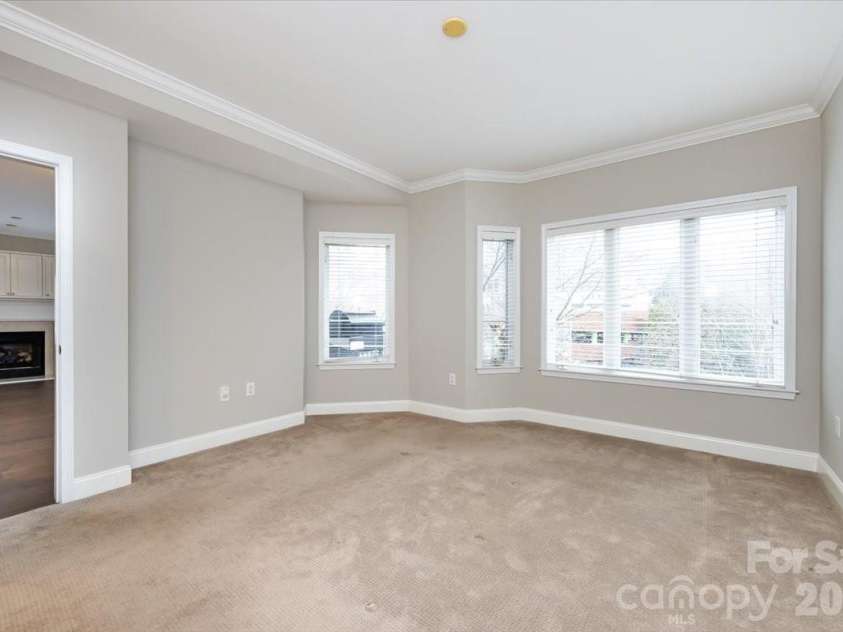 415 Church Street, Charlotte, NC 28202.  MLS# CAR4349165, YatesRealty ID 2393. 