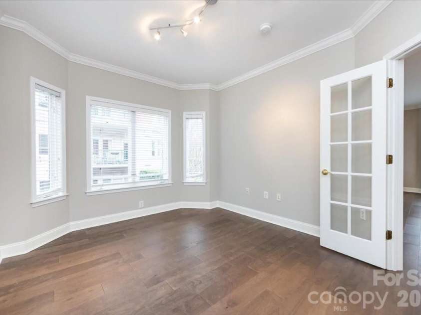 415 Church Street, Charlotte, NC 28202.  MLS# CAR4349165, YatesRealty ID 2393. 