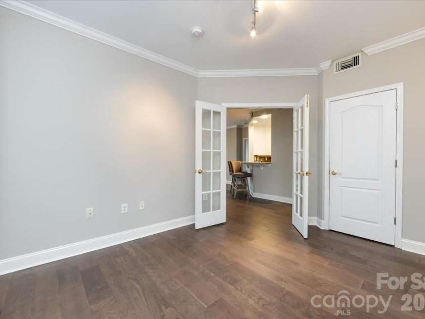 415 Church Street, Charlotte, NC 28202.  MLS# CAR4349165, YatesRealty ID 2393. 